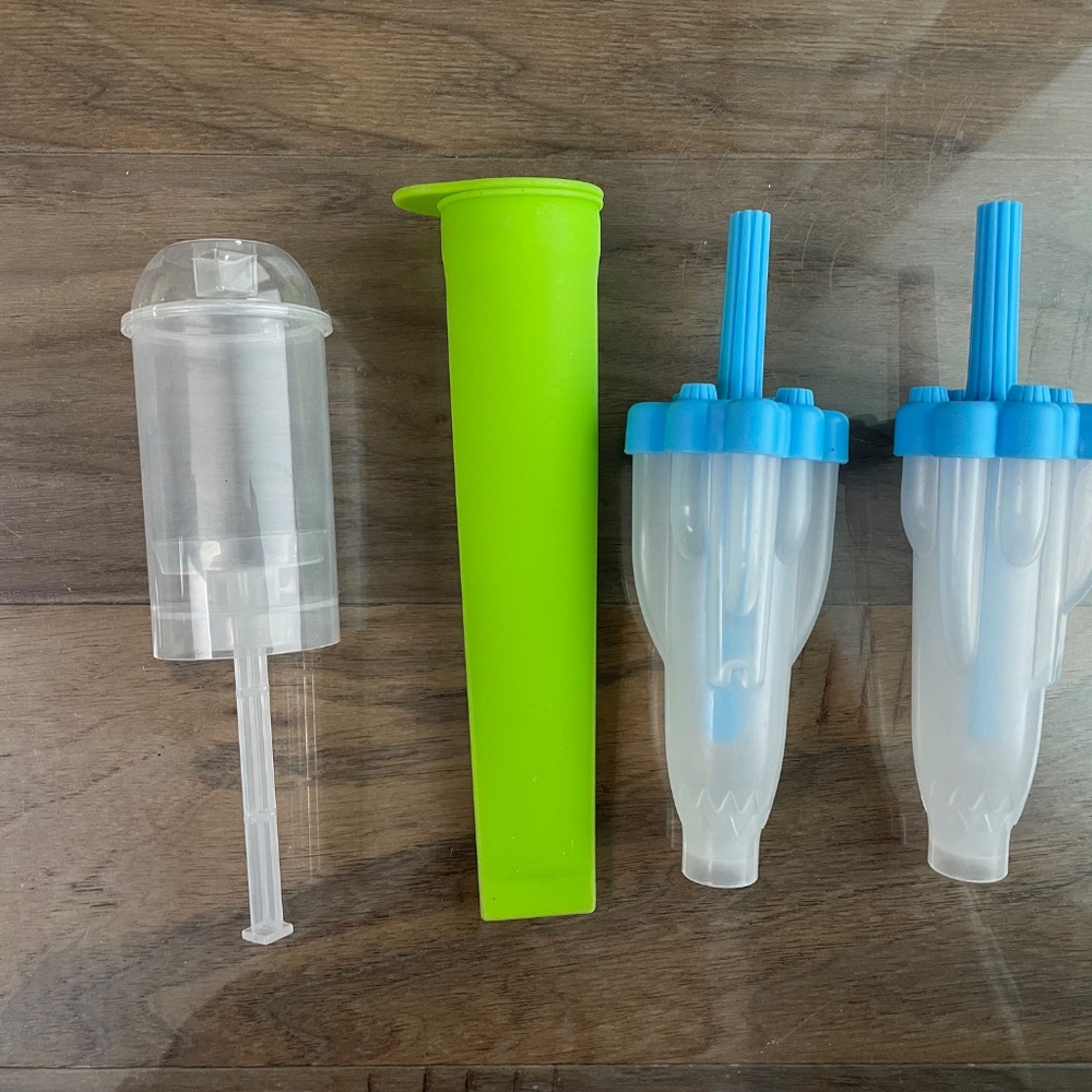 Like New 4-Piece Popsicle Mold Set